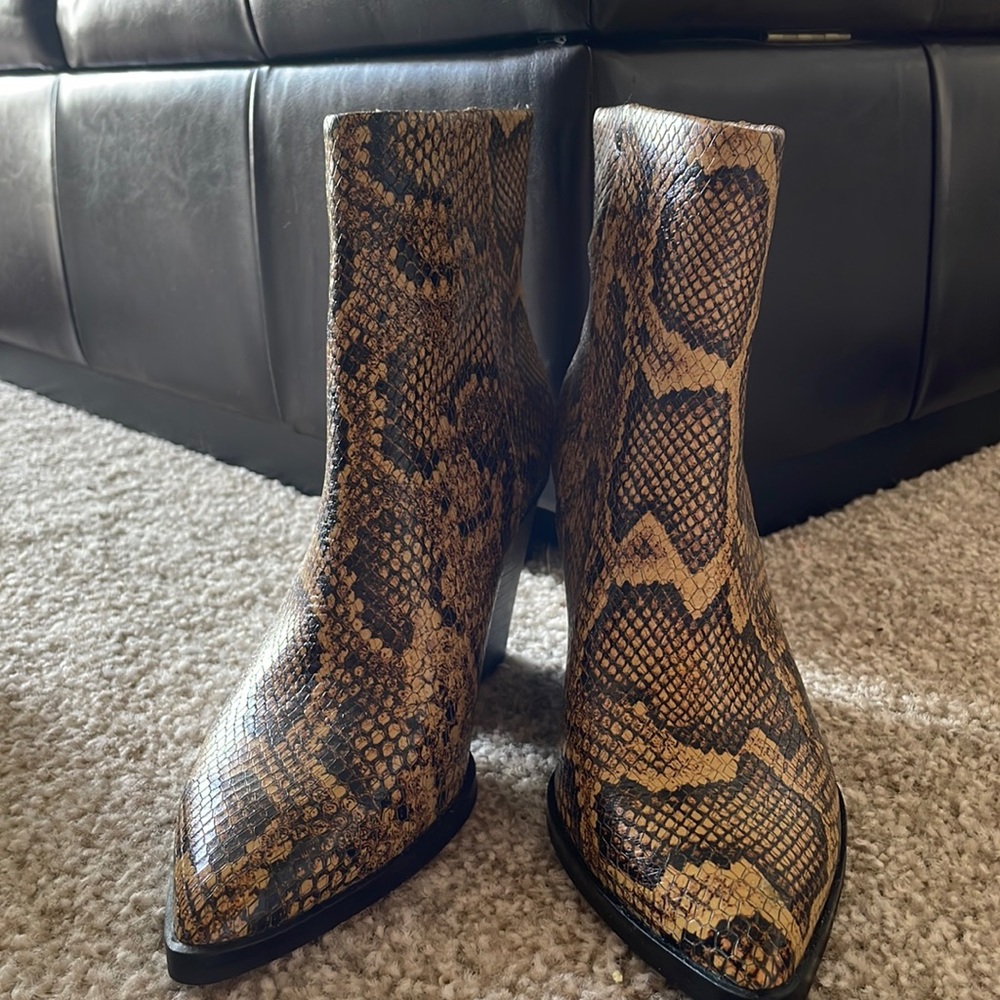 Dolce Vita Snake Print Bootie Size 6.